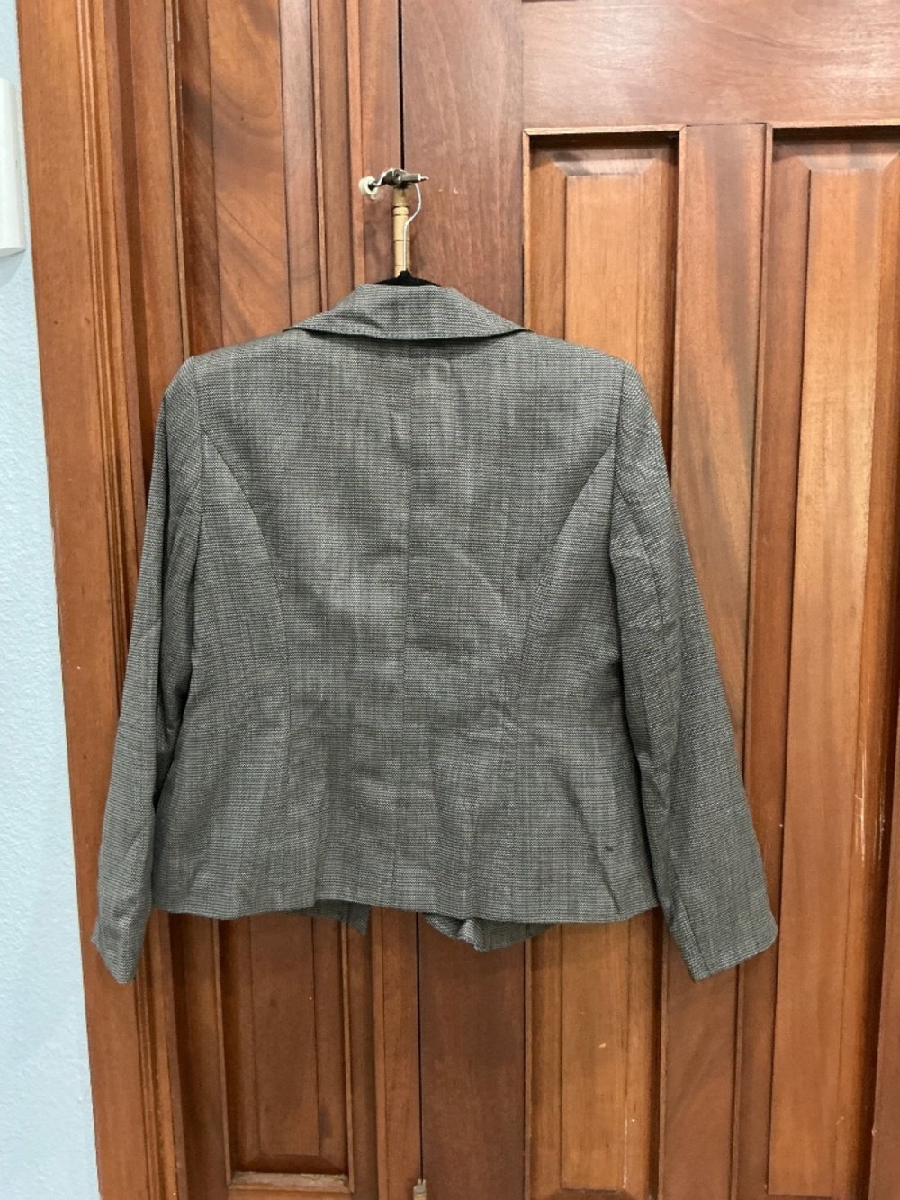 Anne Klein" Textured Grey Ruffle-Front Single Button Blazer - Picture 2 of 4